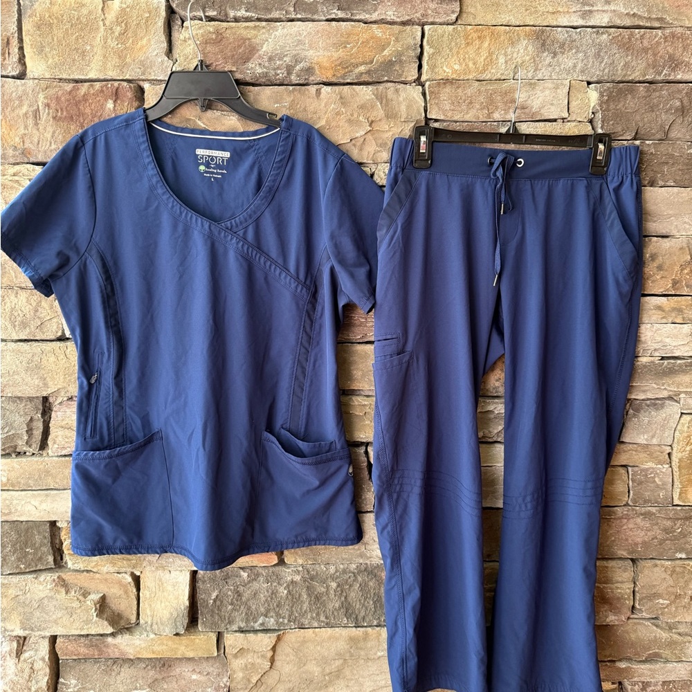 Performance Sport by Healing Hands Women’s navy scrub set L/MP